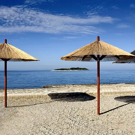 Delfin Plava Laguna 2* Mugeba