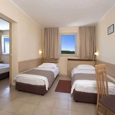 Delfin Plava Laguna 2*