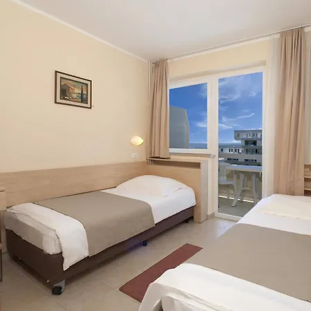 Delfin Plava Laguna 2* Mugeba