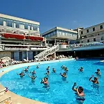 Hotel Delfin Plava Laguna 2*