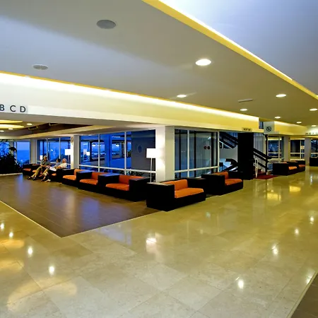 Delfin Plava Laguna מלון