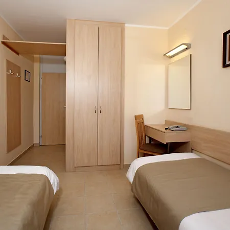 Delfin Plava Laguna 2* Mugeba