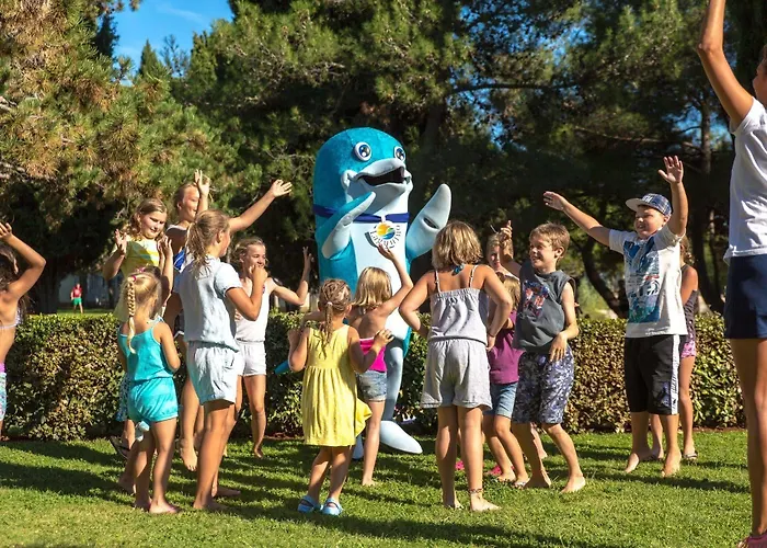 Delfin Plava Laguna מלון 2*